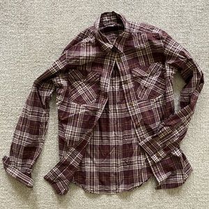 Carhartt women’s maroon plaid long sleeved button down shirt size small